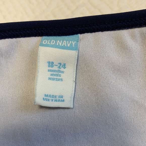 18-24m (4/$20) Swimsuit Bottoms by Old Navy and Joe Fresh - Picture 13 of 14